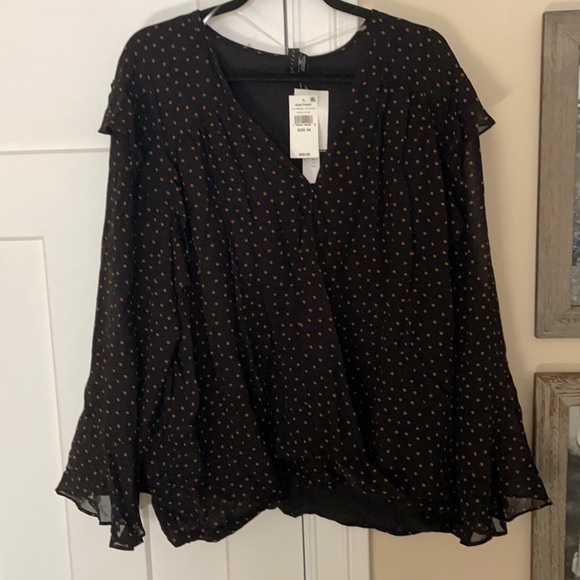 Black top - Picture 1 of 3